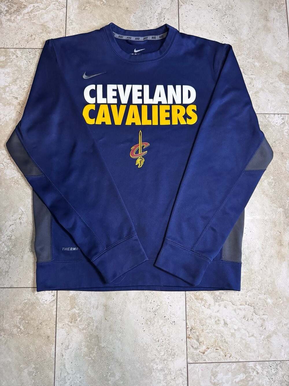 Nike Therma-Fit Cleveland Cavaliers NBA Pullover Crewneck Sweatshirt Navy Blue